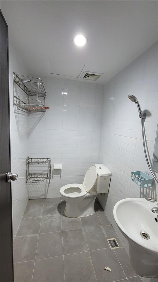 Bán căn hộ 2pn, 2wc, đầy đủ nội thất, giá 1,350 tỷ bao hết phí sang sổ và nội thất