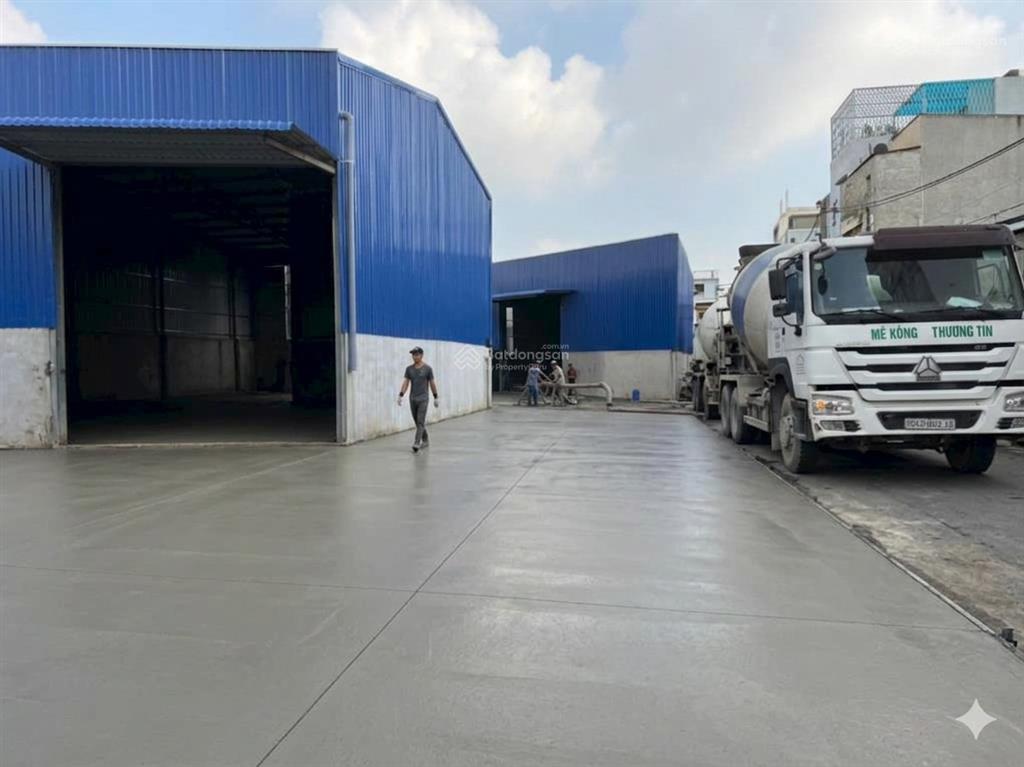 Nhà xưởng cần bán, quận 12, dt 400m2