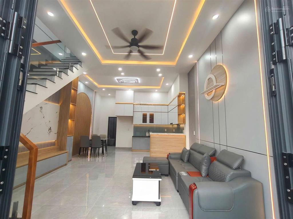 Bán nhà phú mỹ thủ dầu một 1 trệt 2 lầu, gpxd cấp chính, đường ô tô