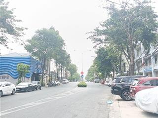 Cần cho thuê mặt bằng 20 x 20m mặt tiền hoàng văn thụ