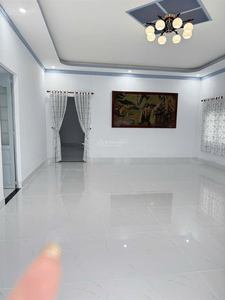 Cho thuê 1000m² có sẵn nhà cấp 4, nội thất đầy đủ 3pn 3wc
