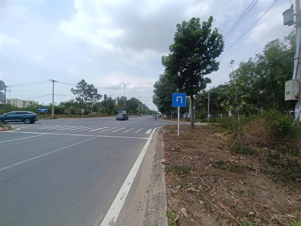 Bán gấp đất mt nguyễn hữu cảnh nhơn trạch đất ont, giá tốt 3tr/m2 shr chính chủ gọi ngay 0968 109 ***