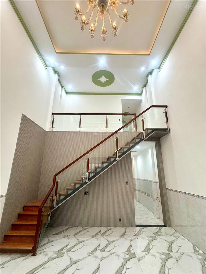Bán nhà cực đẹp 1 trệt 1 lửng p. phú hoà. dt 100m2(5x20) thổ cư 60m2. giá 3,2 tỷ
