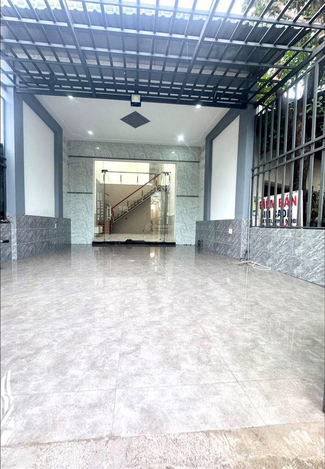 Bán nhà cực đẹp 1 trệt 1 lửng p. phú hoà. dt 100m2(5x20) thổ cư 60m2. giá 3,2 tỷ