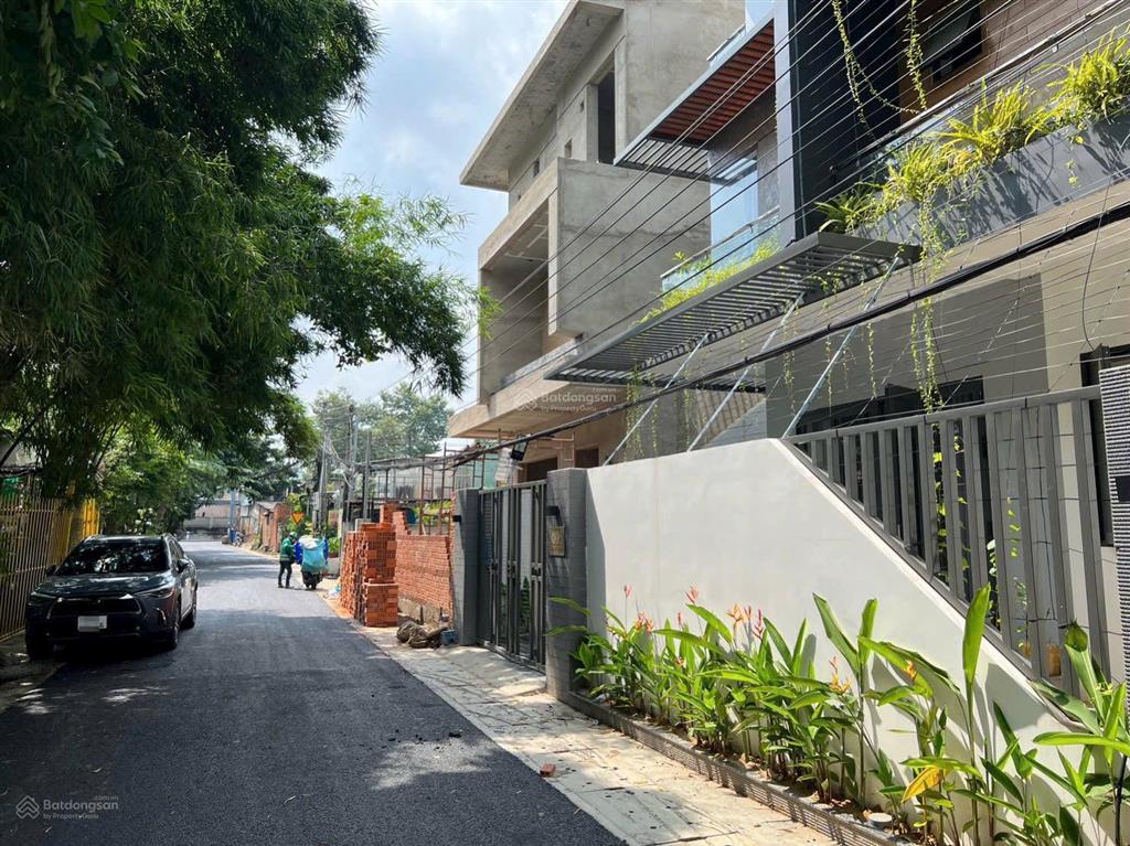 Bán nhà 1 trệt 2 lầu p. phú hòa cách đường lê hồng phong 20m. dt xây dựng 203m2