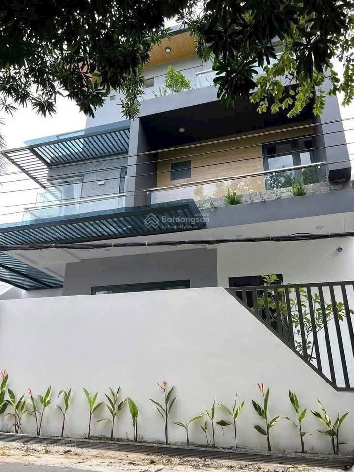 Bán nhà 1 trệt 2 lầu p. phú hòa cách đường lê hồng phong 20m. dt xây dựng 203m2
