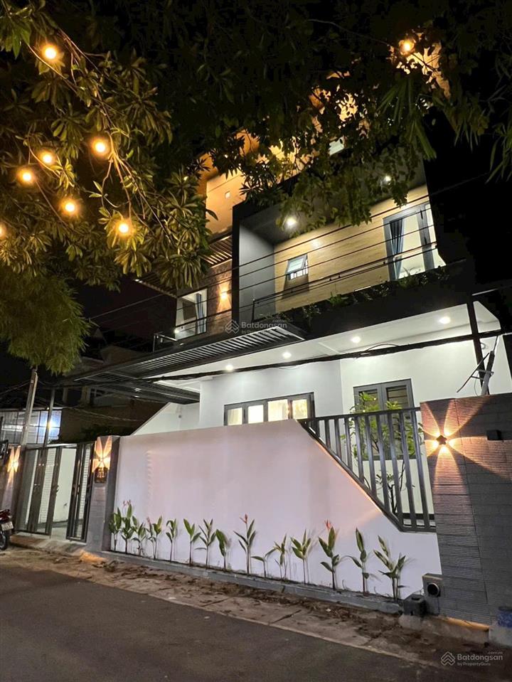 Bán nhà 1 trệt 2 lầu p. phú hòa cách đường lê hồng phong 20m. dt xây dựng 203m2