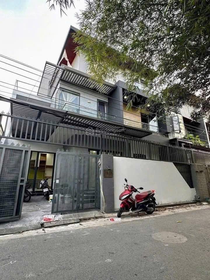 Bán nhà 1 trệt 2 lầu p. phú hòa cách đường lê hồng phong 20m. dt xây dựng 203m2