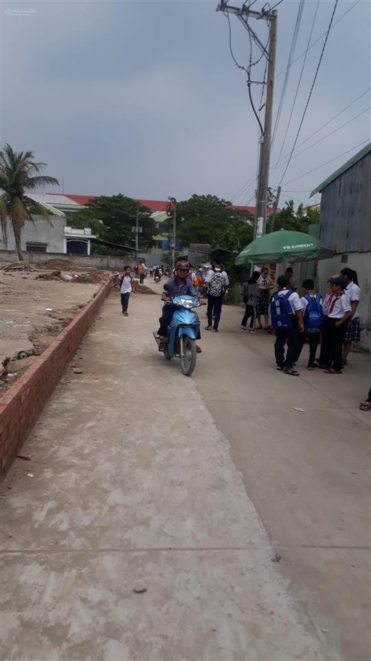 Bán rẻ nền đất ở 2 mặt tiền đường đoàn nguyễn tuấn được 247m2 giá 6,6 tỷ xã quy đức, bình chánh