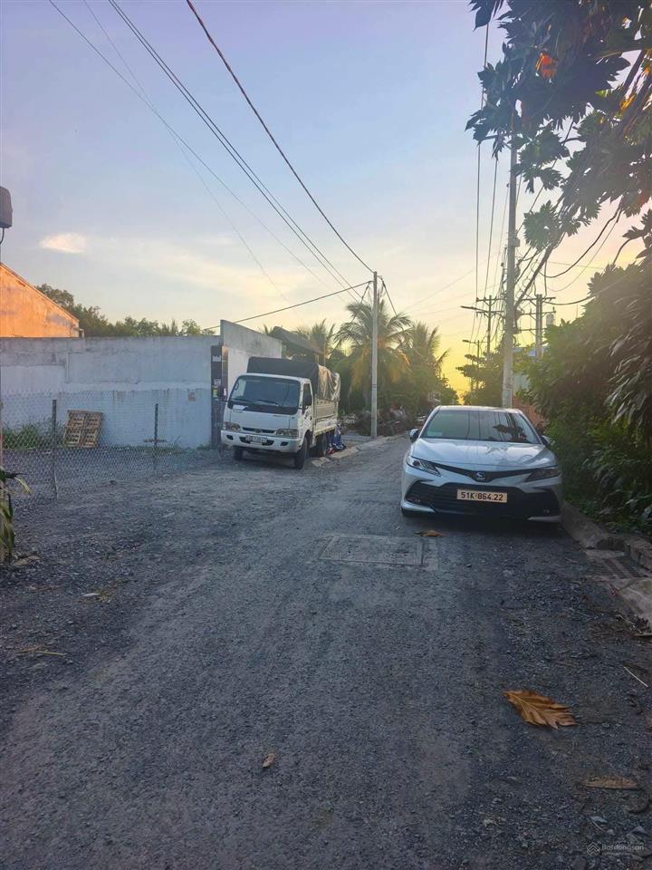 Bán rẻ 285m2 được 133m2 đất ở mặt tiền đường dương đình cúc cũ xã tân kiên, bình chánh giá 7,3 tỷ.