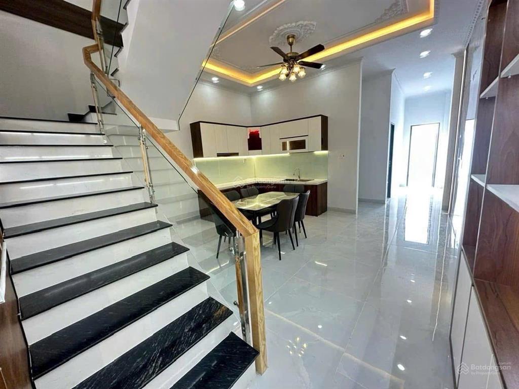 Chính chủ bán rẻ nhà 1 trệt 1 lầu 130m² xã mỹ yên, tân bửu tỉnh long an giá 2,550 tỷ, nhà rất mới.