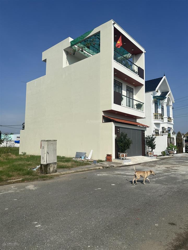 Chủ cần bán gấp nền đất thổ cư 80m2 đường nhựa 8m, hoàng phan thái xã bình chánh giá 3 tỷ, gần chợ.