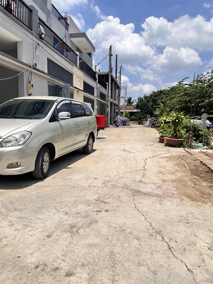 Bán rẻ nền đất ở 113m2 được 96m2 đất ở giá 2,8 tỷ hẻm ô tô xã tân quý tây, bình chánh dân cư đông.