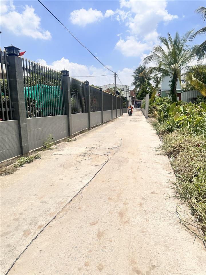 Bán rẻ nền đất ở 113m2 được 96m2 đất ở giá 2,8 tỷ hẻm ô tô xã tân quý tây, bình chánh dân cư đông.