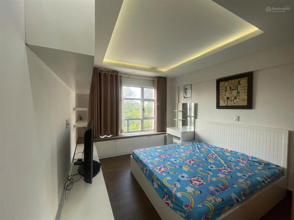 Tôi cần bán căn hộ d3.02 view nguyễn văn linh, 3 pn, 110m2, có ô xe, full nội thất, giá 9 tỷ 5