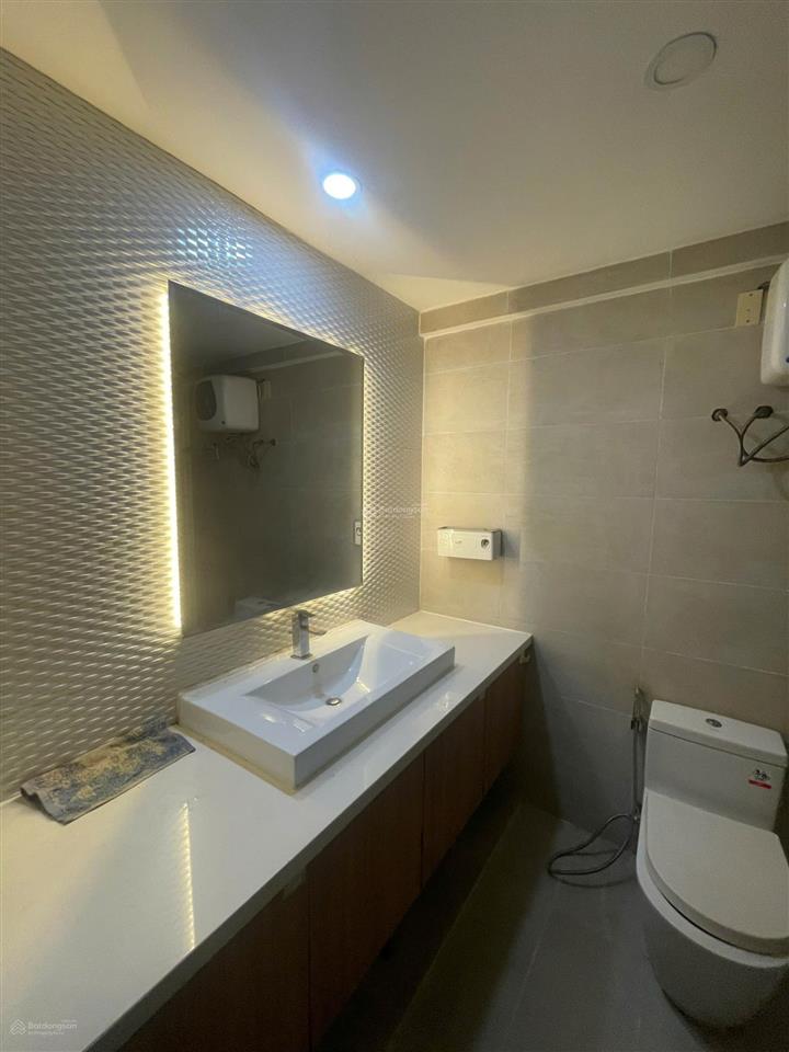 Tôi cần bán căn hộ d3.02 view nguyễn văn linh, 3 pn, 110m2, có ô xe, full nội thất, giá 9 tỷ 5