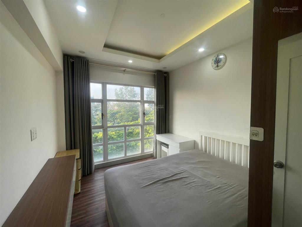 Tôi cần bán căn hộ d3.02 view nguyễn văn linh, 3 pn, 110m2, có ô xe, full nội thất, giá 9 tỷ 5