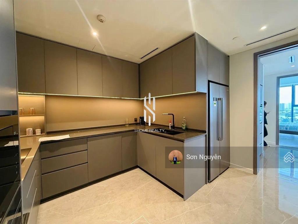 The opera  căn 4pn full nội thất, tầng cao view trực diện sông & q1, thang máy riêng