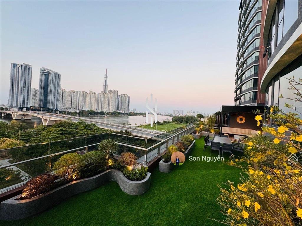Limited 4pn sân vườn the river cho thuê, với tầm view panorama, sân vườn rộng gần 200m2