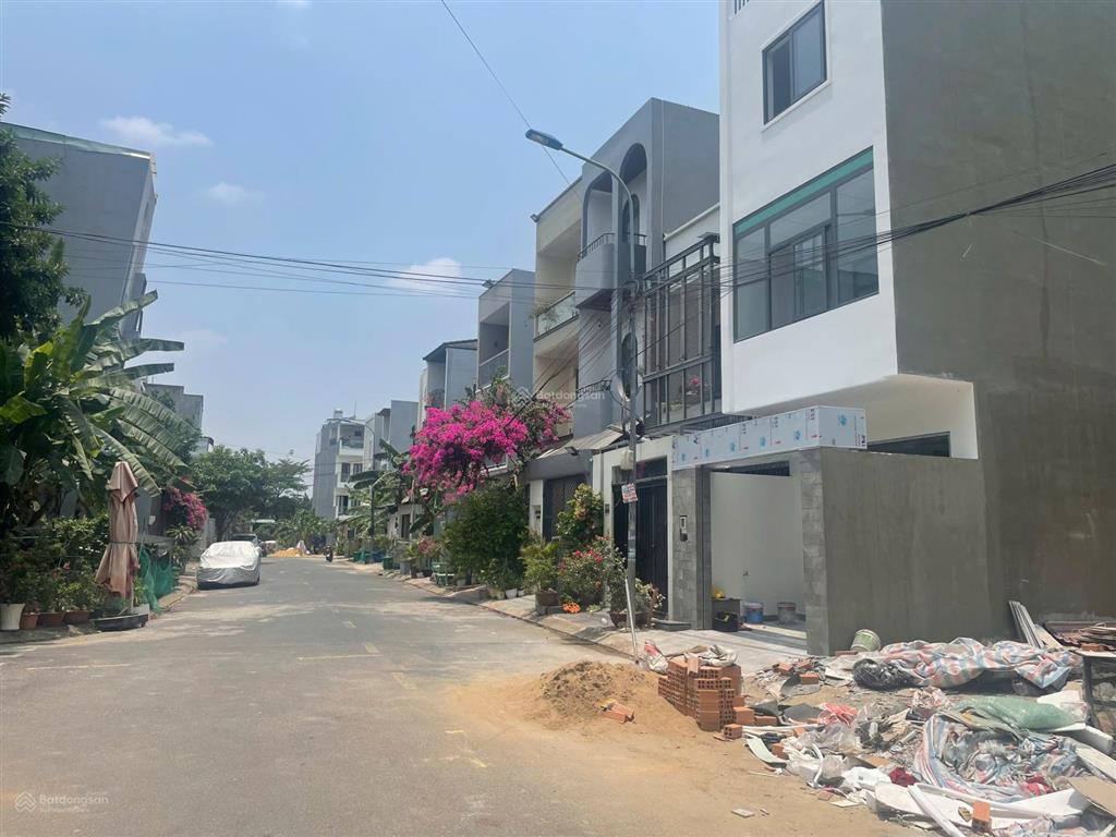 Diamond town( hẻm 68) đường bưng ông thoàn giá 5,3tỷ