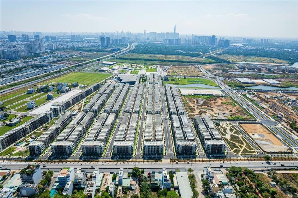 Mặt tiền đỗ xuân hợp đối diện global (5x25m) giá 300tr/m2