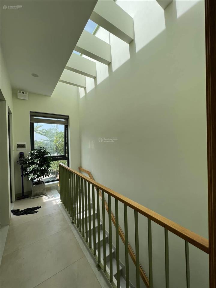 Bán nhà 1 trệt 2 lầu mới xây hẻm 68 đường bưng ông thoàn, p. phú hữu