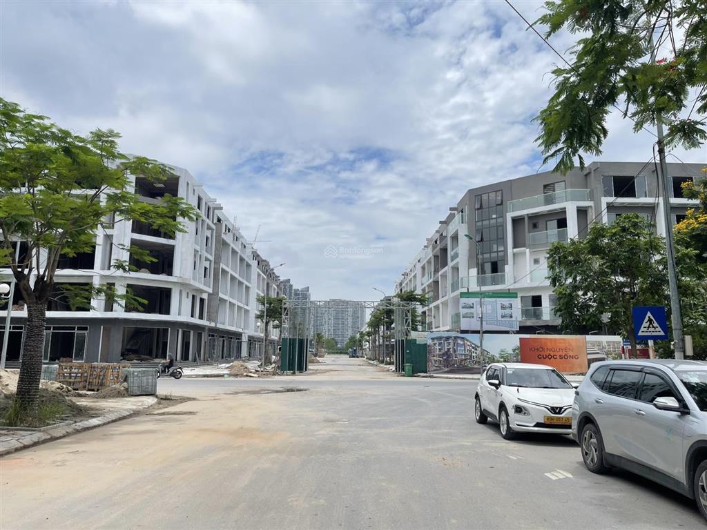 Bán đất măt đường 23m khu 7,2ha đường 23m trung tâm quận gia lâm rất hiếm phù hợp xây tòa nhà vp kd
