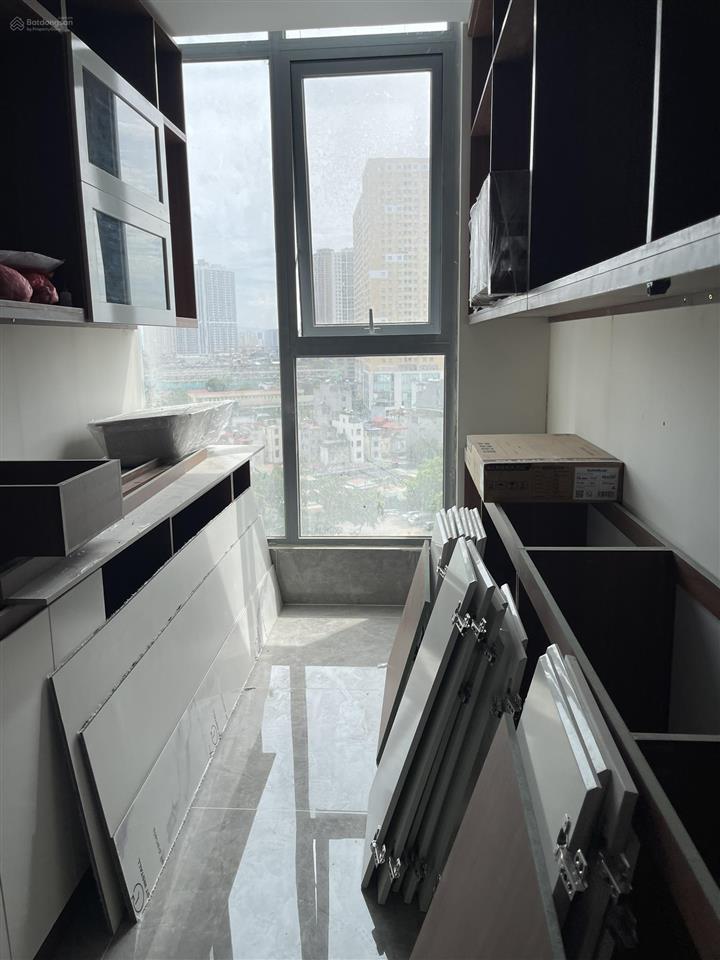 Gia đình tôi cần bán gấp căn hộ cc tố hữu dt 58m2 thiết 2pn 2wc full nội thất liền tường giá 2,8 tỷ