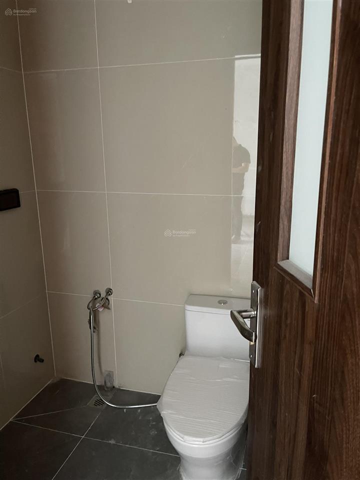 Gia đình tôi cần bán gấp căn hộ cc tố hữu dt 58m2 thiết 2pn 2wc full nội thất liền tường giá 2,8 tỷ
