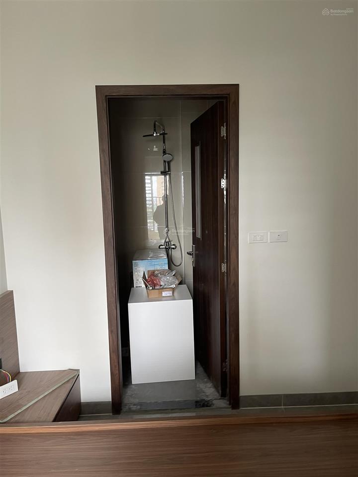 Gia đình tôi cần bán gấp căn hộ cc tố hữu dt 58m2 thiết 2pn 2wc full nội thất liền tường giá 2,8 tỷ