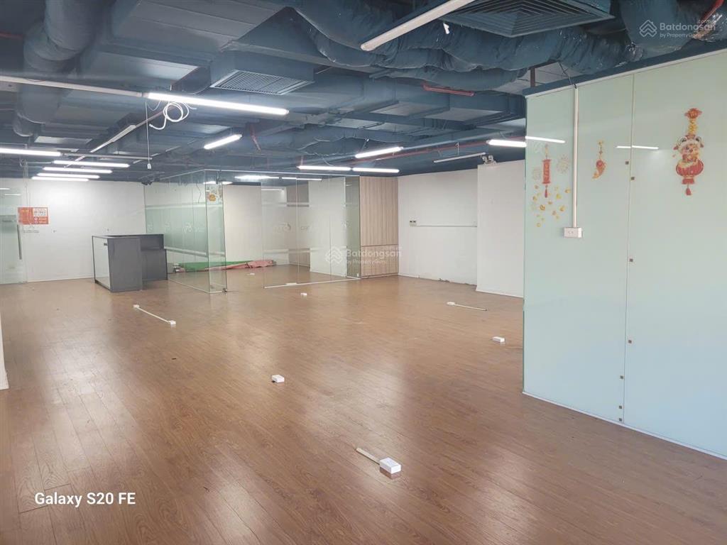 Bán sàn thương mại văn phòng khối đế toà chung cư dt612m2 tiện kinh doanh làm vp sổ hồng lâu dài
