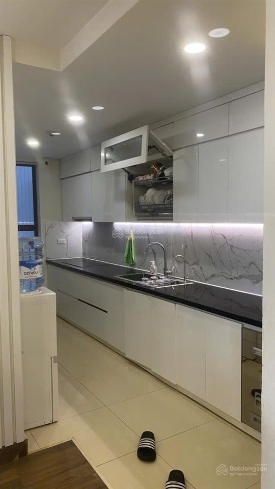 Căn góc chung cư học viện quốc phòng, nghĩa đô, 136m2, 3 pn, 14tr/th.  0984 536 ***