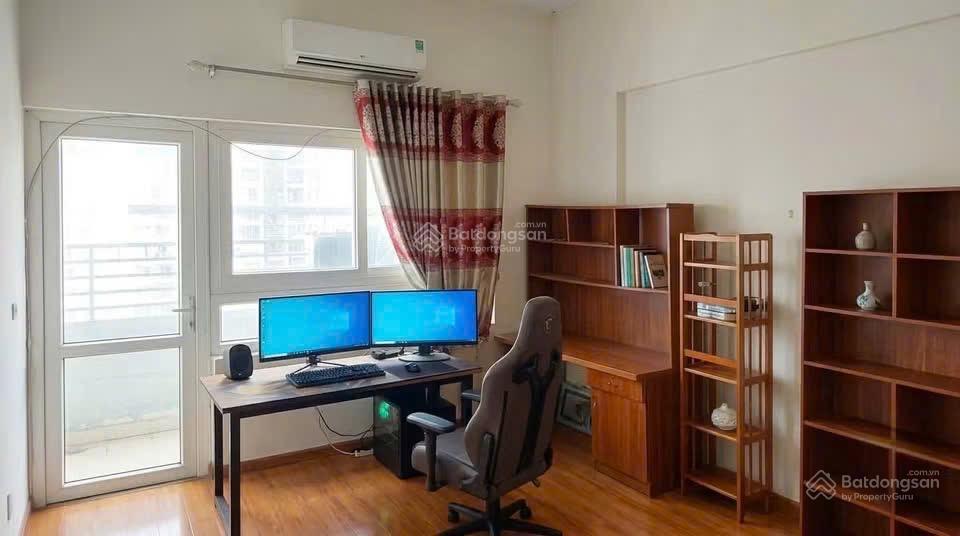 Bán căn hộ học viện quốc phòng, nghĩa đô, 136m2, 3pn, 2wc, view hồ tây, 70tr/m2.  0984 536 ***