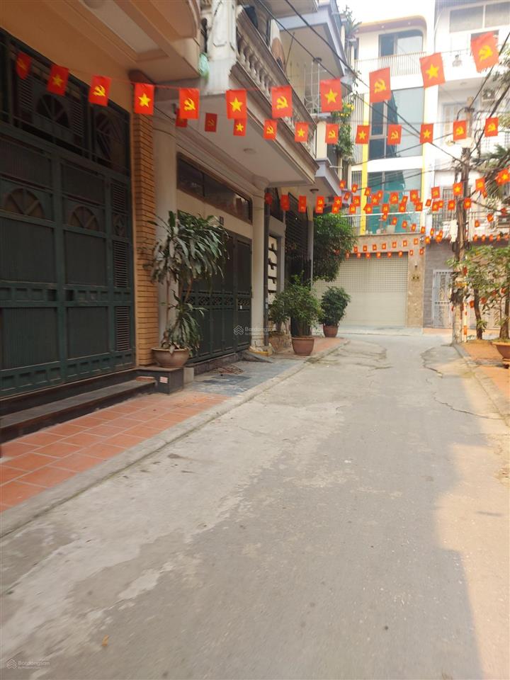 Bán nhà ngõ 24 kim đồng , hoàng mai 65m2, 4 tầng, mặt tiền 4m, giá 15.5 tỷ.  0942 226 ***.