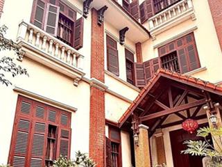 Bán biệt thự vườn đào , tây hồ 203m2, 5 tầng, mt 12m, giá 174 tỷ.  0942 226 ***.