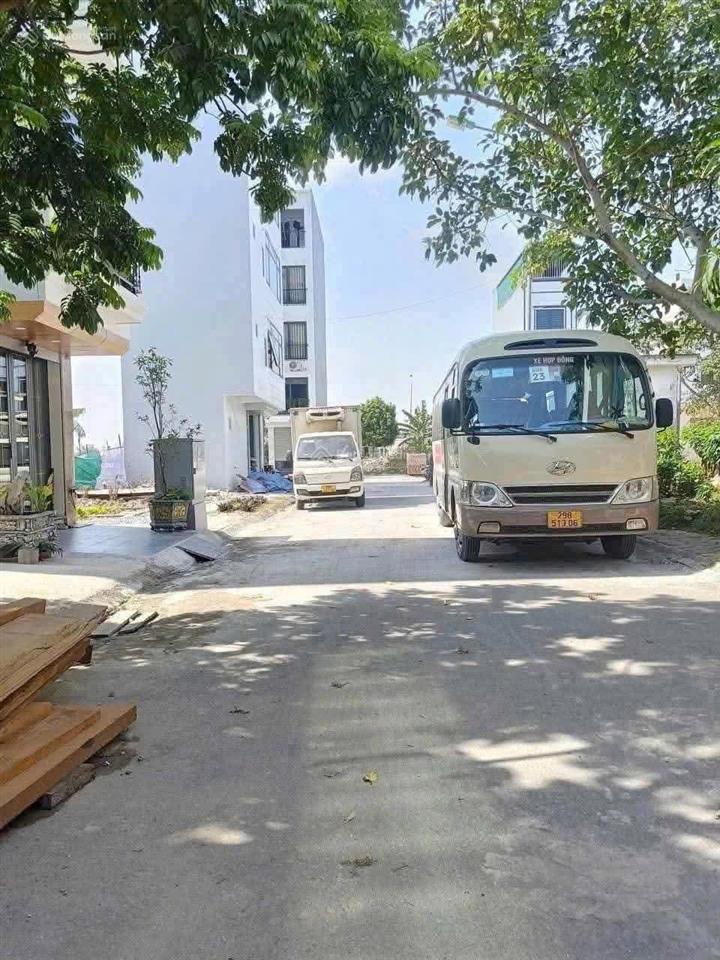 Bán đất phân vỉa hè ô tô tránh , kinh doanh , ngọc hồi 30 m2, , giá 6.35 tỷ.đường 6m, vỉa hè 3m.