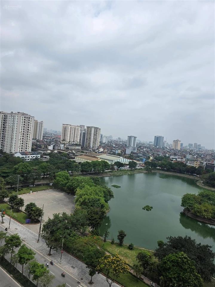 Bán rẻ chung cư vĩnh hoàng, giá 3,5 tỷ, 60m2, 2 phòng ngủ, ngay chợ đầu mối, view hồ đẹp