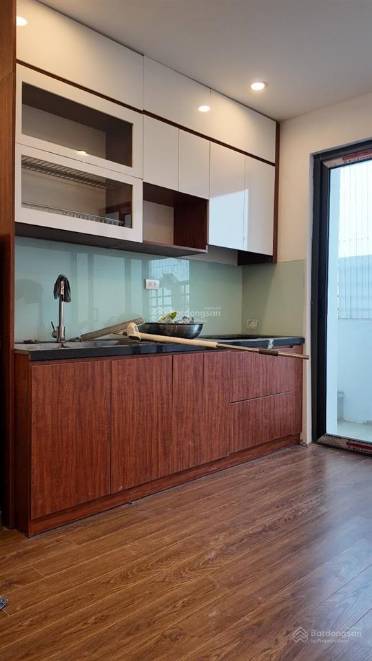 Bán rẻ chung cư vĩnh hoàng, giá 3,5 tỷ, 60m2, 2 phòng ngủ, ngay chợ đầu mối, view hồ đẹp