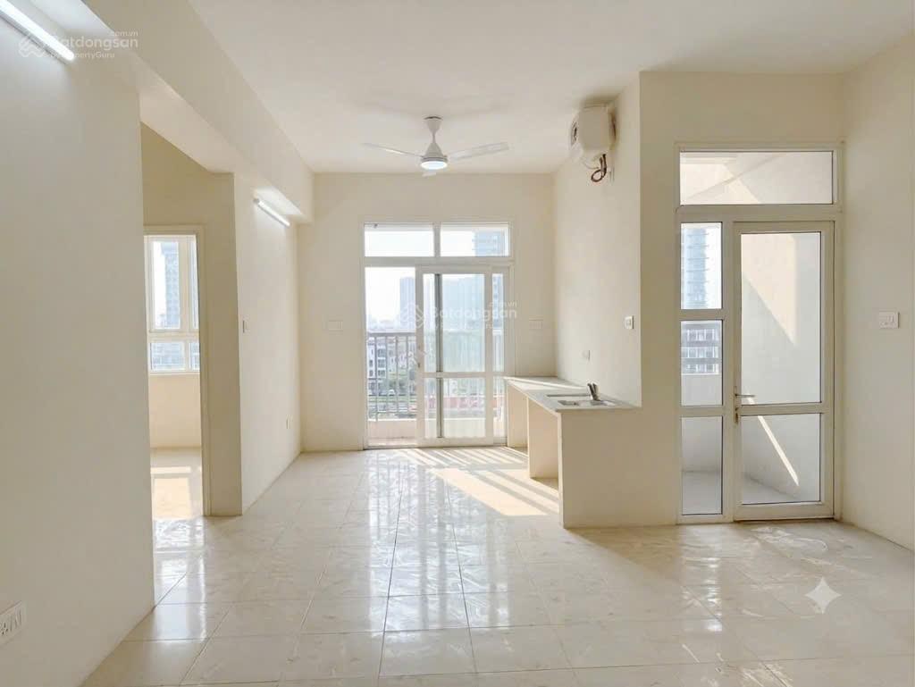 Bán gấp chung cư đền lừ 3, giá 3,8 tỷ, 65m2, 2 phòng ngủ, view hồ, đt 0936 358 ***