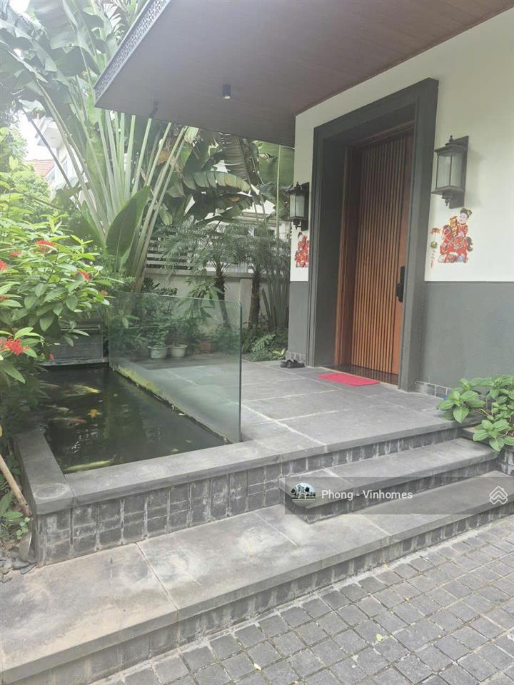 Bán gấp bt vinhomes riverside, giá tốt 68 tỷ, 220m2.