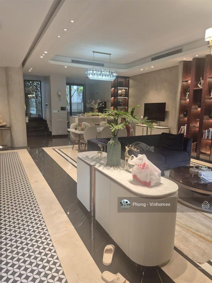 Bán gấp bt vinhomes riverside, giá tốt 68 tỷ, 220m2.