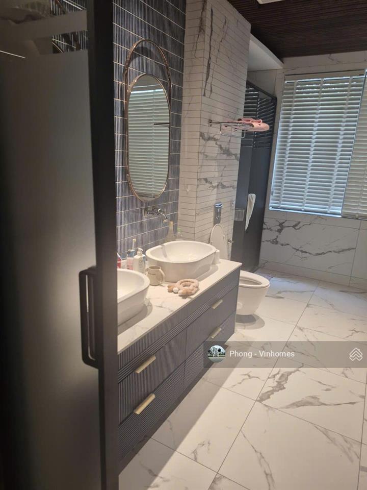 Bán gấp bt vinhomes riverside, giá tốt 68 tỷ, 220m2.