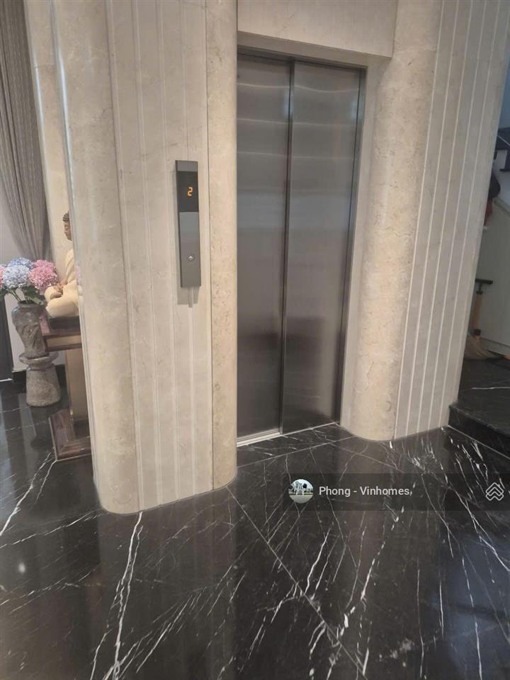 Bán gấp bt vinhomes riverside, giá tốt 68 tỷ, 220m2.