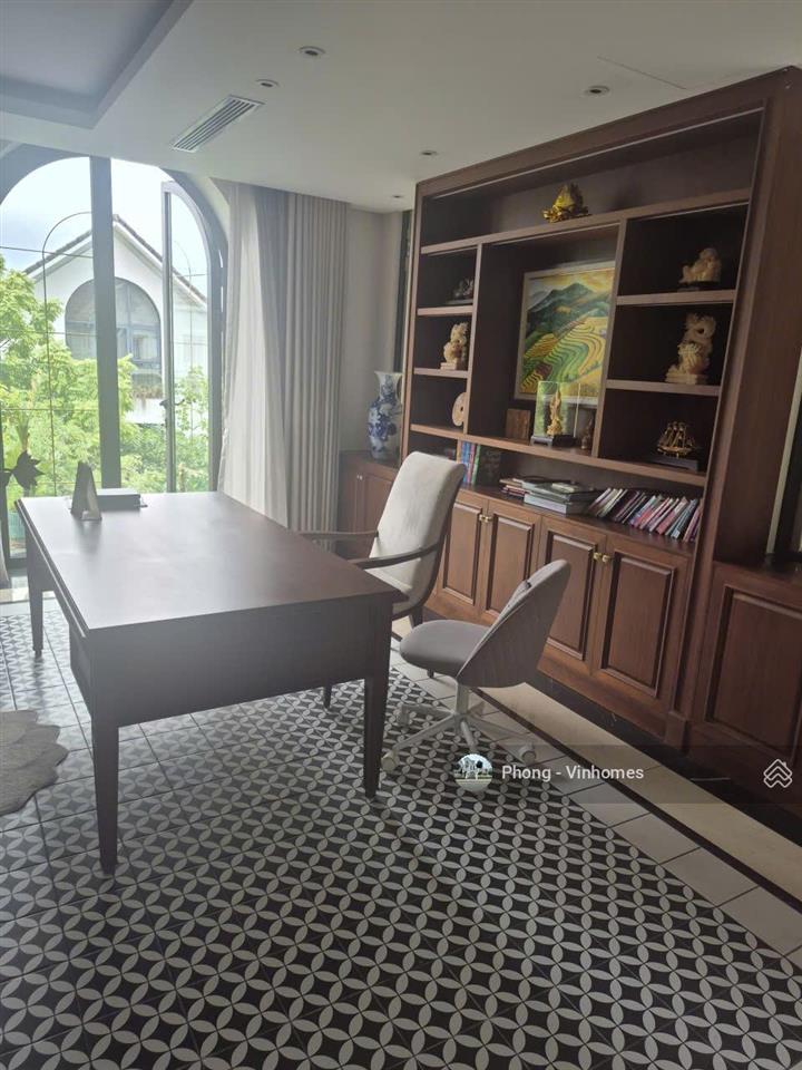 Bán gấp bt vinhomes riverside, giá tốt 68 tỷ, 220m2.