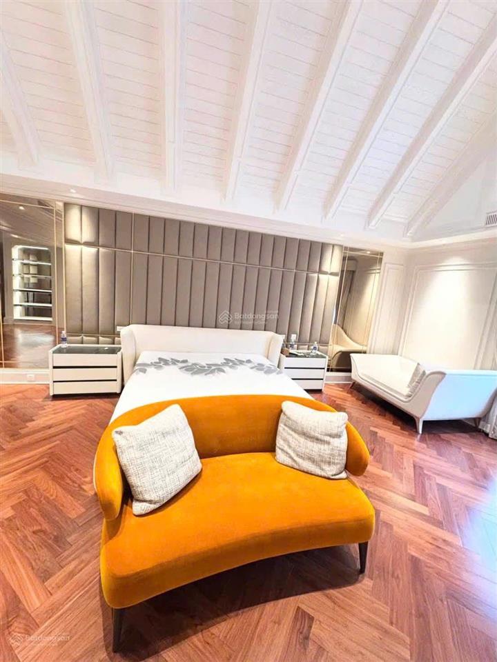 Siêu bt bằng lăng vinhomes riverside, cho thuê 190 triệu, 550m2, 4pn, 4wc, nội thất đẹp tỉ mỉ.