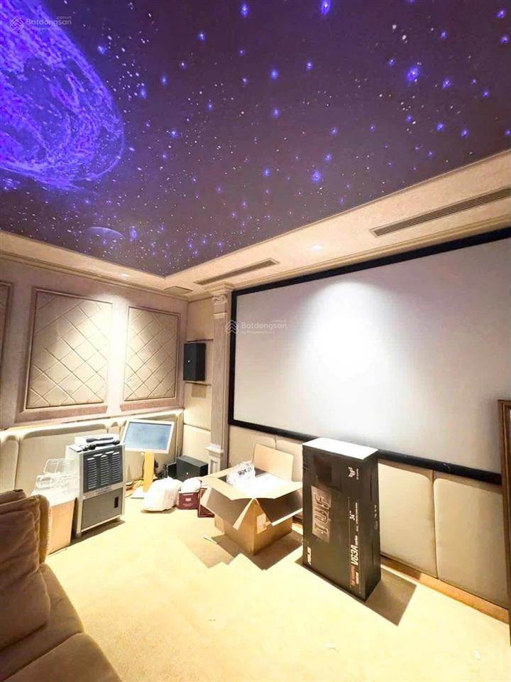 Siêu bt bằng lăng vinhomes riverside, cho thuê 190 triệu, 550m2, 4pn, 4wc, nội thất đẹp tỉ mỉ.