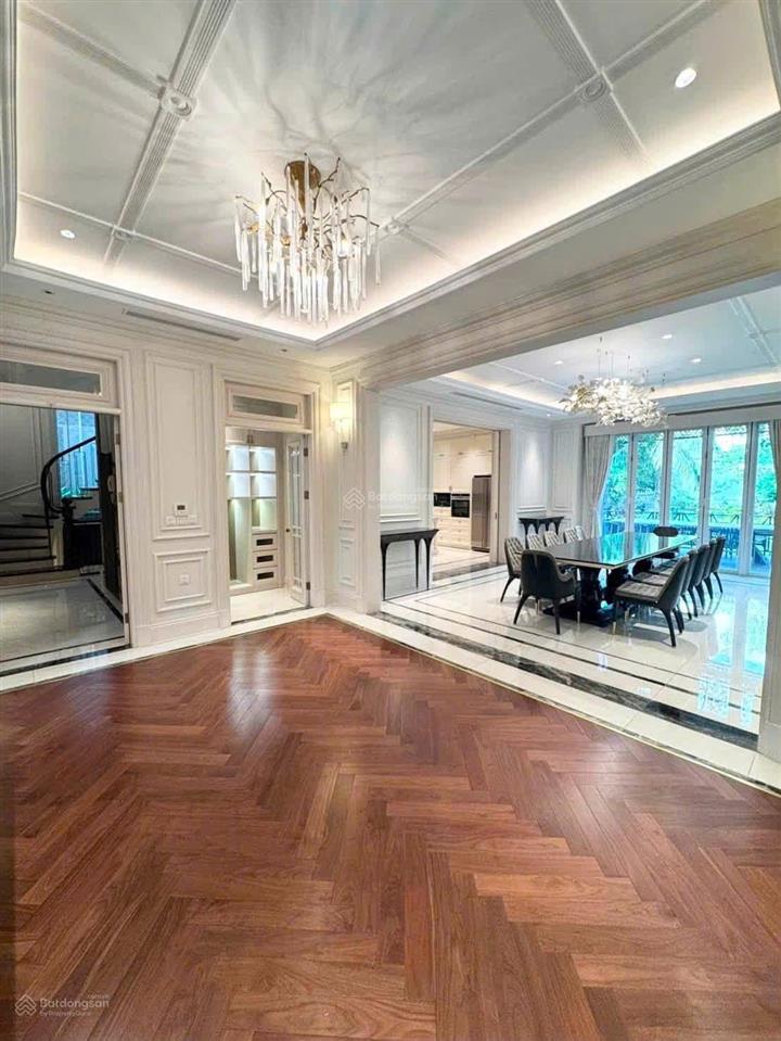 Siêu bt bằng lăng vinhomes riverside, cho thuê 190 triệu, 550m2, 4pn, 4wc, nội thất đẹp tỉ mỉ.
