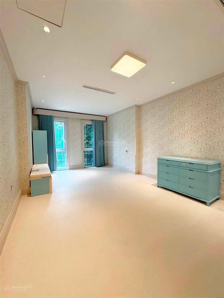 Siêu bt bằng lăng vinhomes riverside, cho thuê 190 triệu, 550m2, 4pn, 4wc, nội thất đẹp tỉ mỉ.