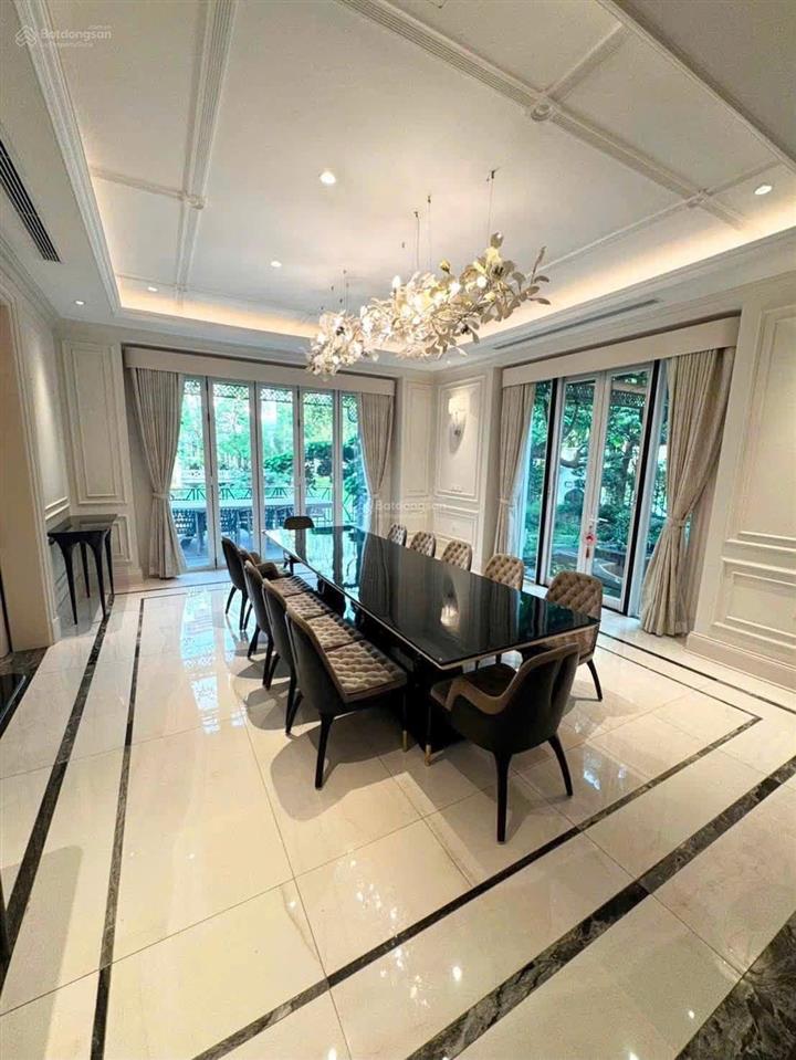 Siêu bt bằng lăng vinhomes riverside, cho thuê 190 triệu, 550m2, 4pn, 4wc, nội thất đẹp tỉ mỉ.