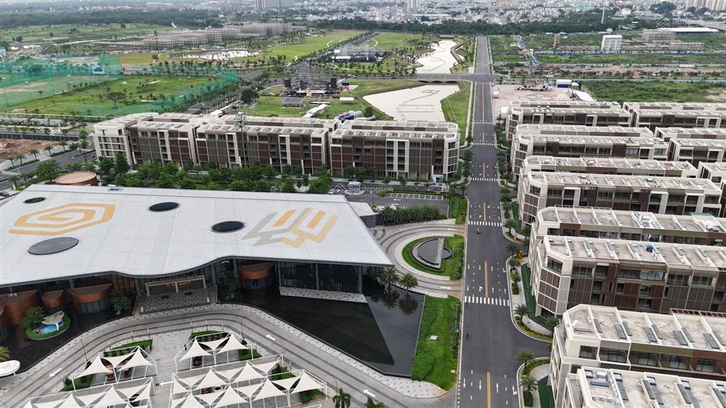 Nhà phố liền kề soho the global city, 33 triệu/tháng, 350m2 sàn, 6pn, 5 tầng, thang máy